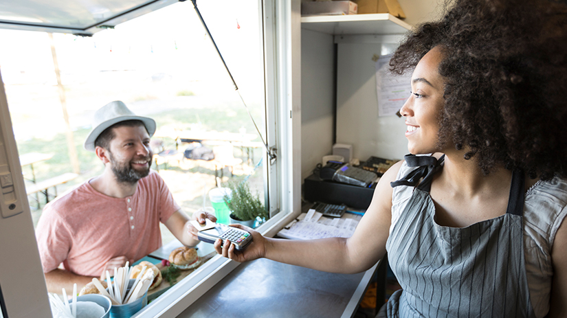 obsługa płatności w food trucku